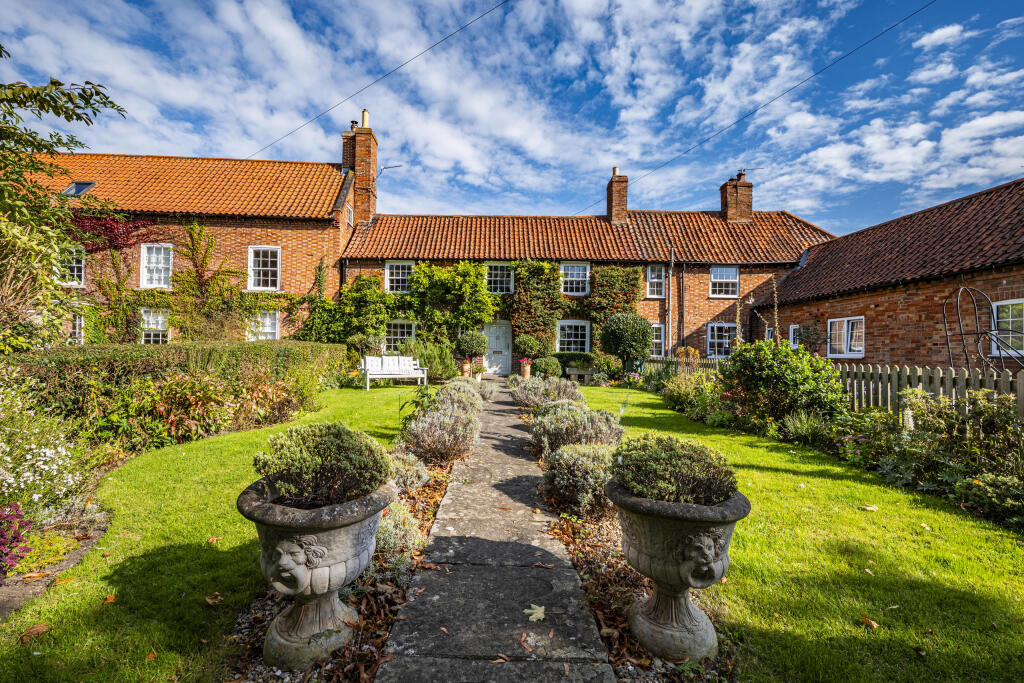 Main image of property: Main Road, Long Bennington, Nottinghamshire
