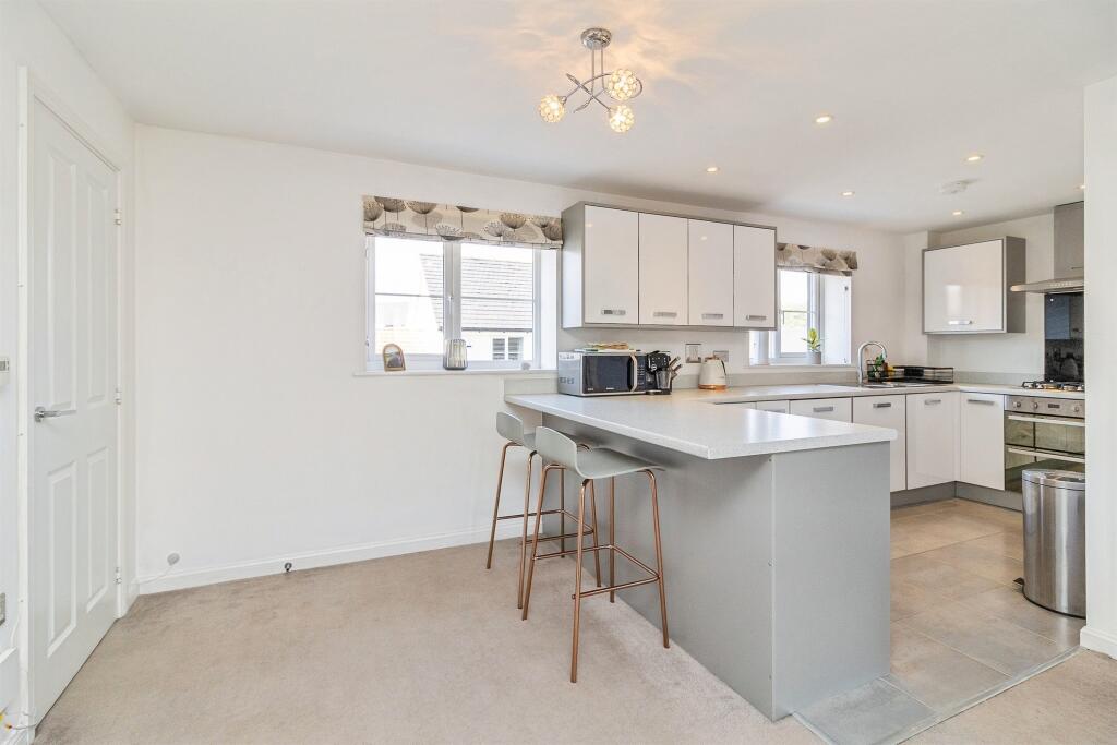 House in Milton Keynes, Great Linford - View 3