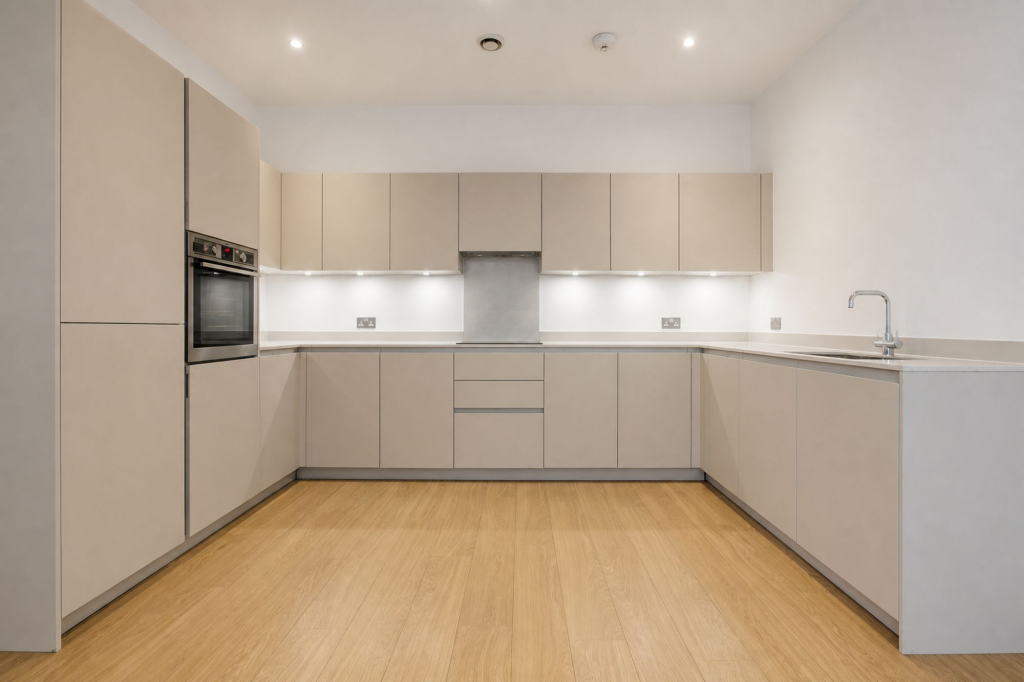 Apartment in Croydon - More