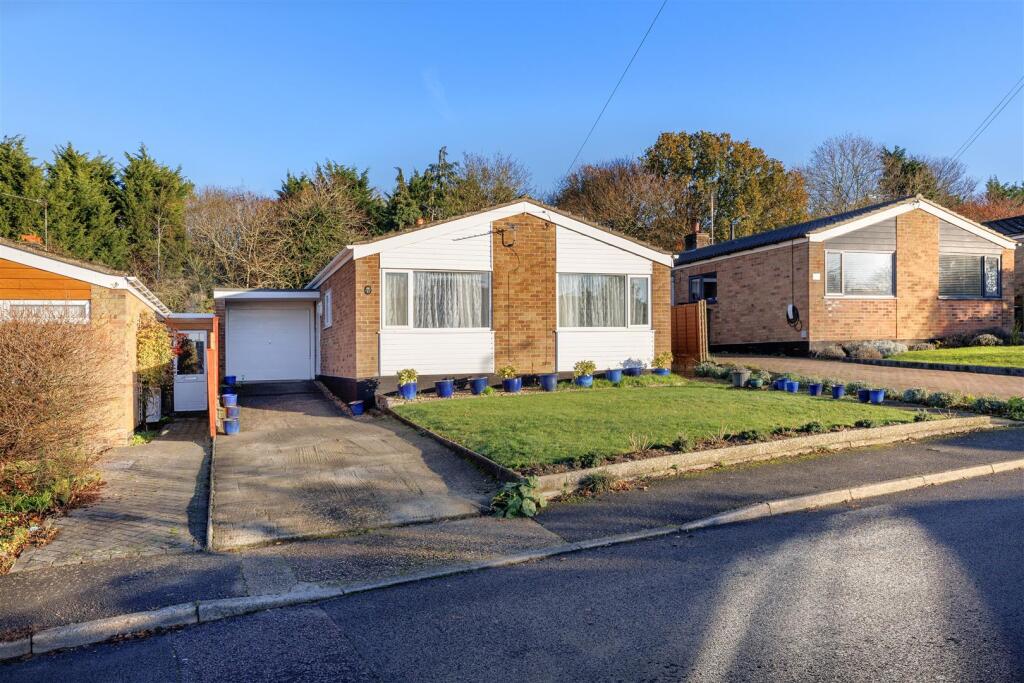 Main image of property: Oak Avenue, Worlingham, Beccles