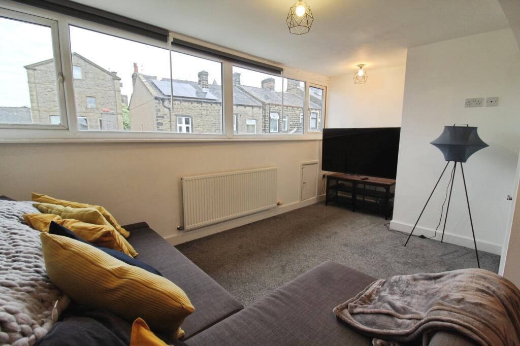 Spring Court, Colne, Lancashire, BB8 photo 3