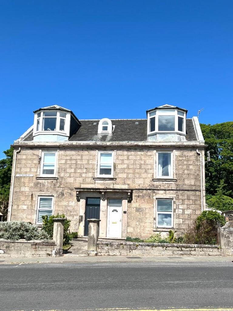 1-bed flat on Top Floor Flat, 1 Kelburn Street, Kames Bay, Millport, £72,000