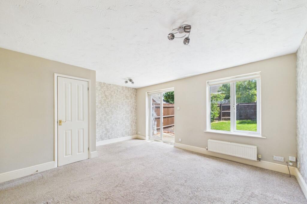 House in Towcester, West Northamptonshire - View 4