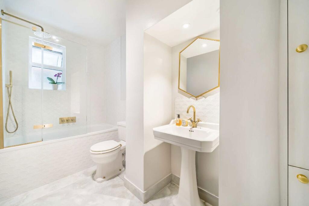 Apartment in London - More
