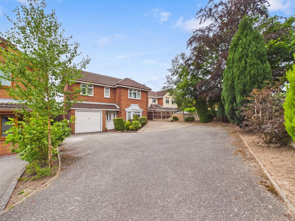 Main image of property: Parsonage Close, Upholland, WN8 0JL