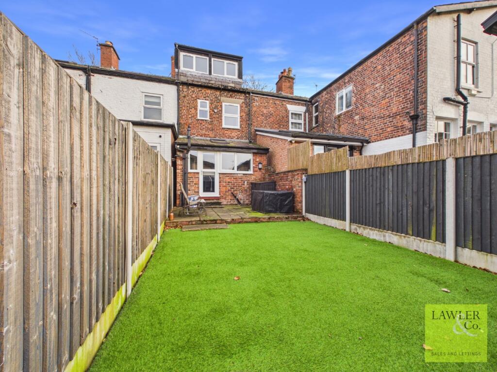 London Road North, Poynton, Stockport, Cheshire, SK12 1AG photo 4