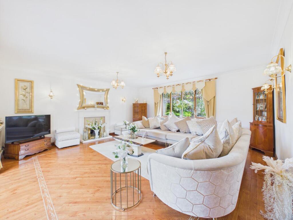 House in Sheffield, South Yorkshire - More