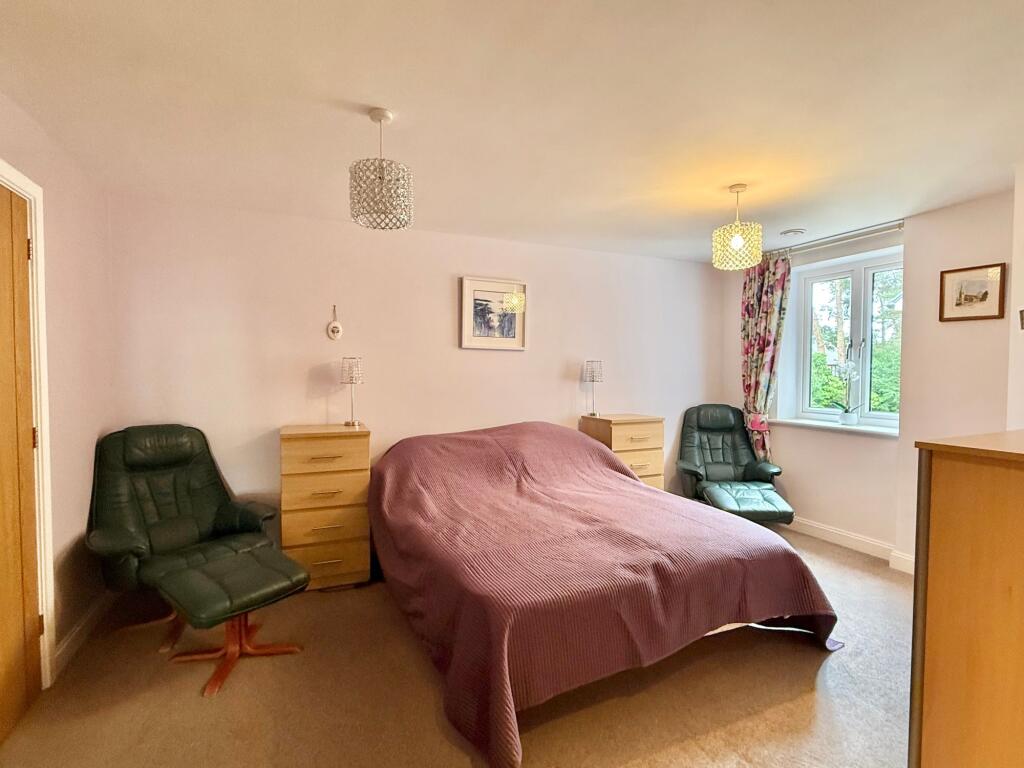 Apartment in Southampton - More