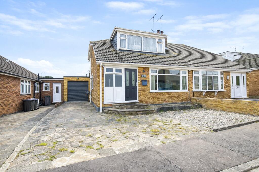 Main image of property: Wren Close, Leigh-on-Sea, Essex, SS9