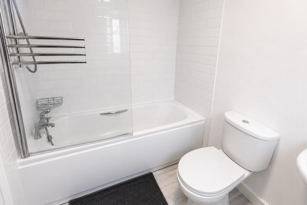 Apartment in London, West Drayton - More