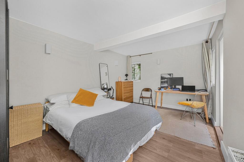 Apartment in London - View 4