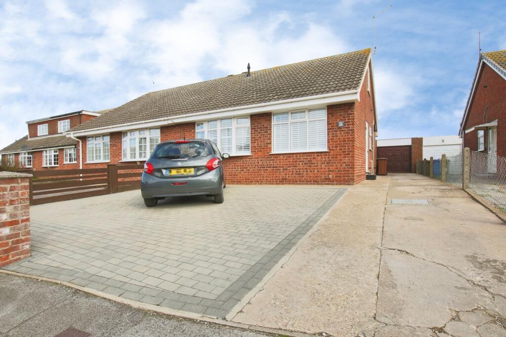 Main image of property: Oak Avenue, Withernsea, East Riding of Yorkshire, HU19 2PE