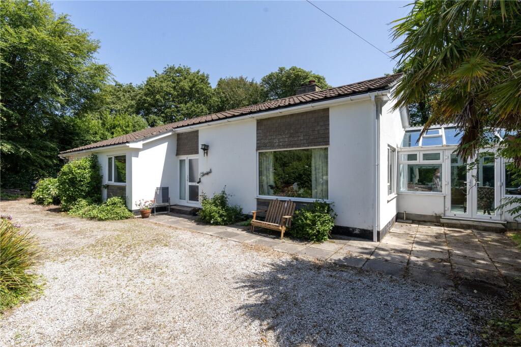 3 bedroom bungalow in Grove Lane, Rosudgeon