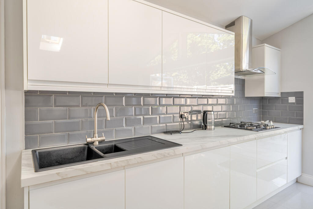 House in Kingston upon Thames - View 2