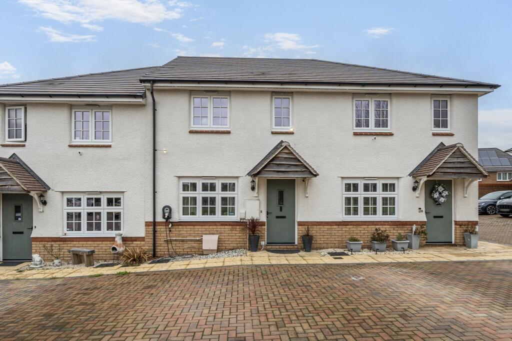 Main image of property: Annas Meadow, Shefford, SG17