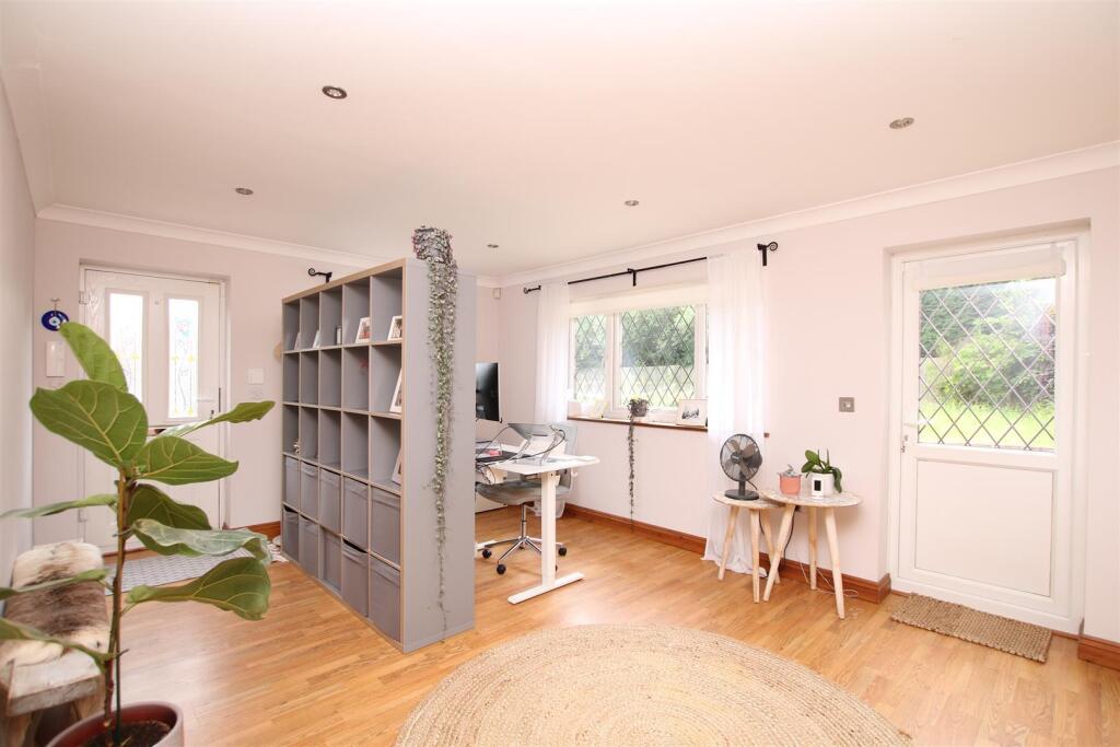House in Redhill - View 4