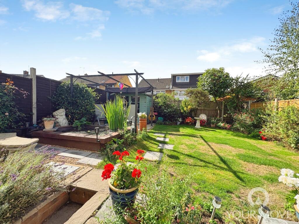 House in Dartford - More