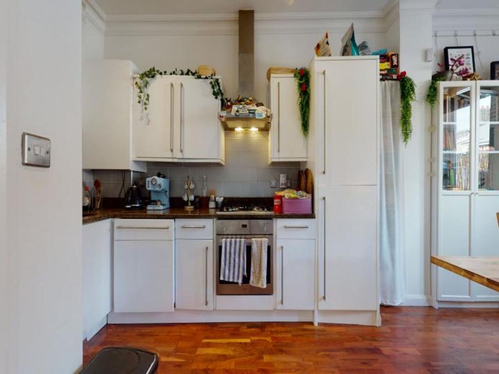 Apartment in London - View 2