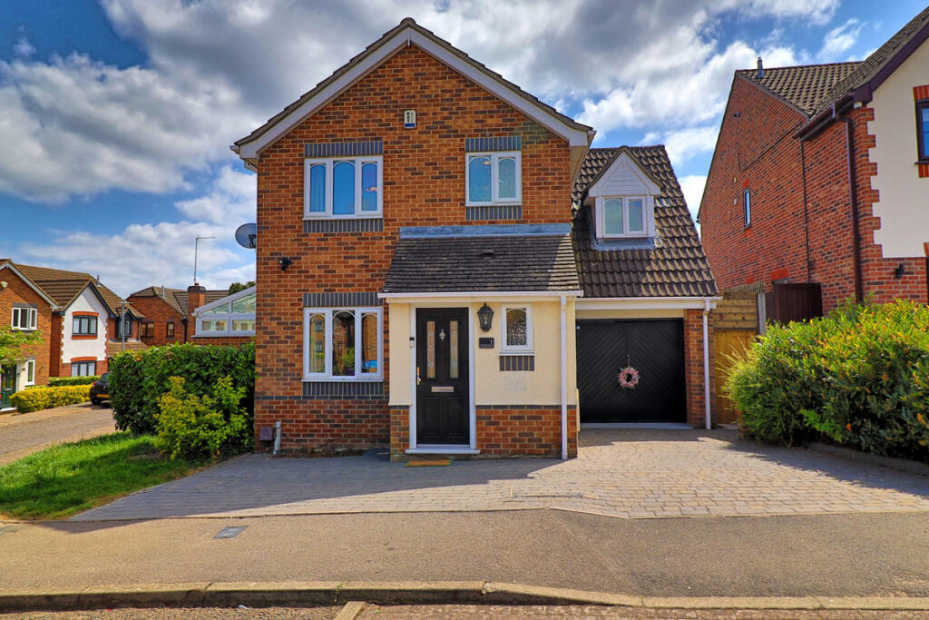 Main image of property: Wheatear Place, Billericay, CM11