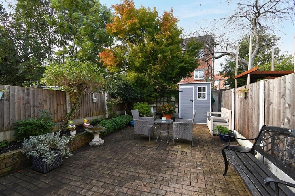 House in Salford, Patricroft - More
