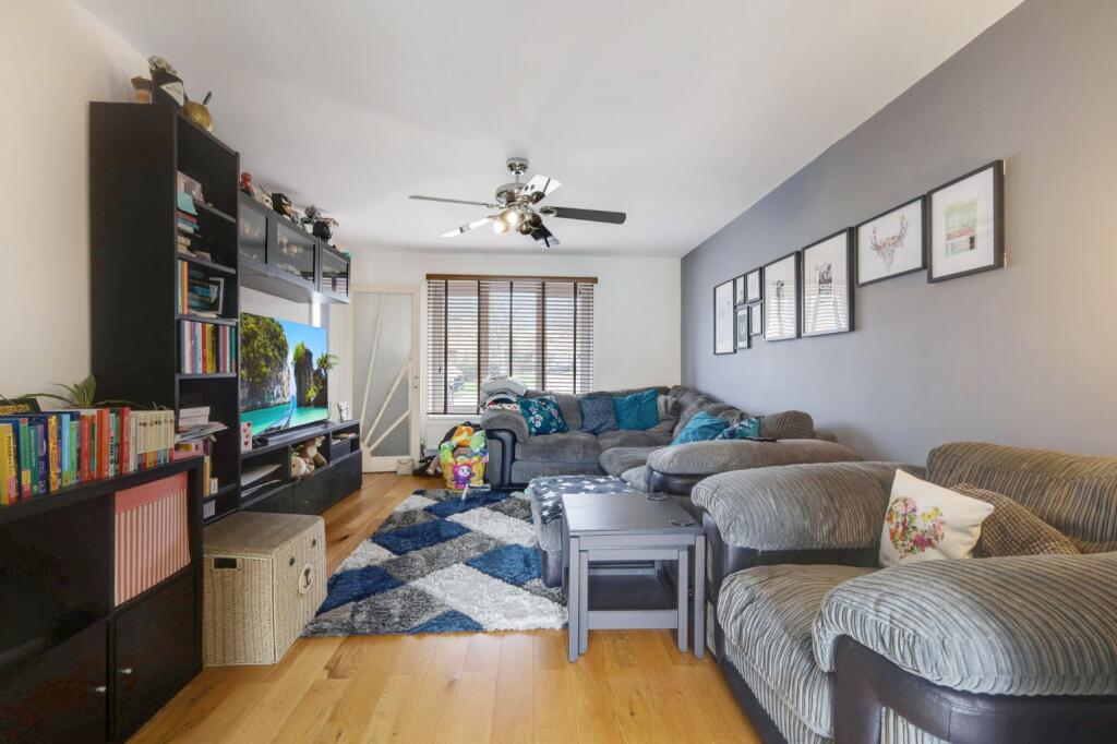 Falkenham Rise, Basildon, Essex, SS14 photo 4