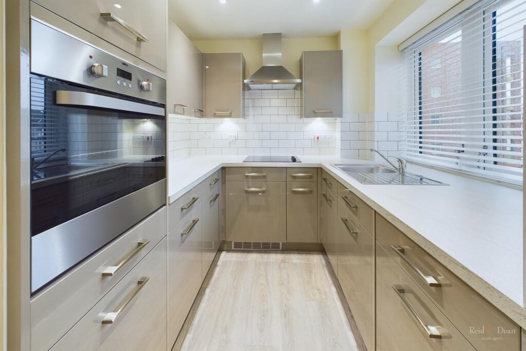 Allingham Lodge, Southfields Road photo 4