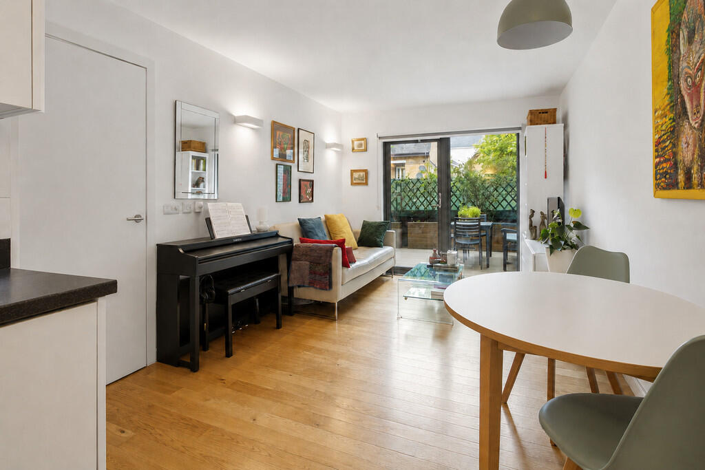 Apartment in London - More