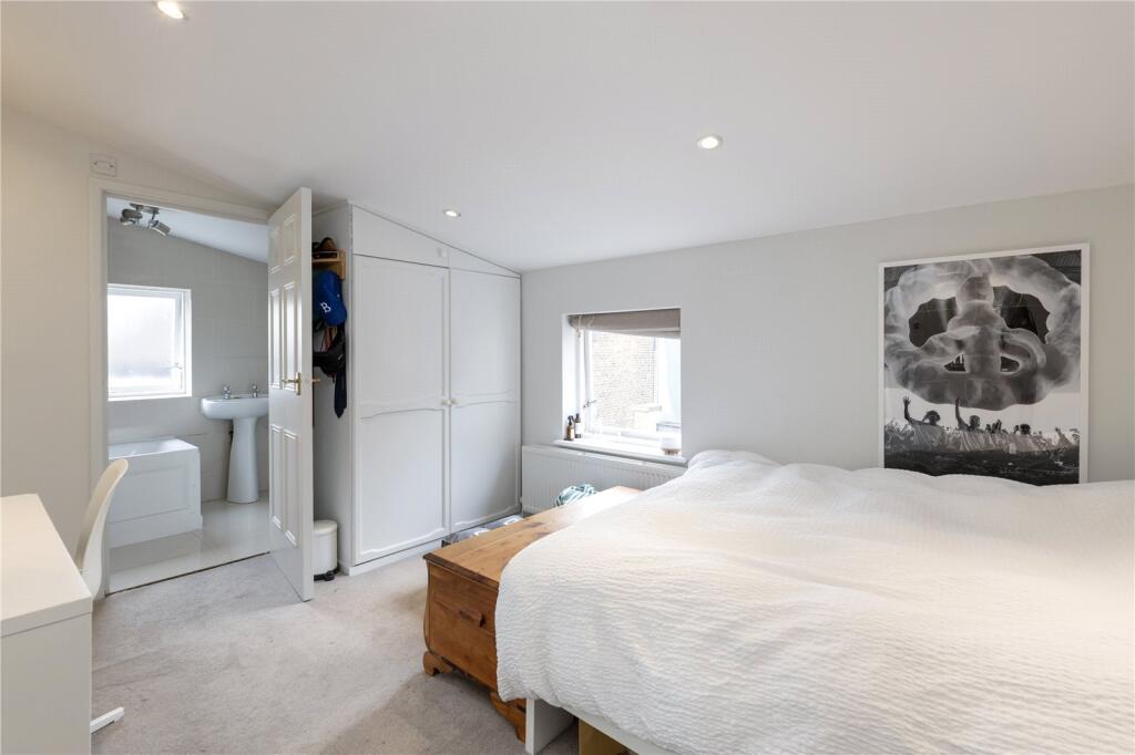 Apartment in London - View 2