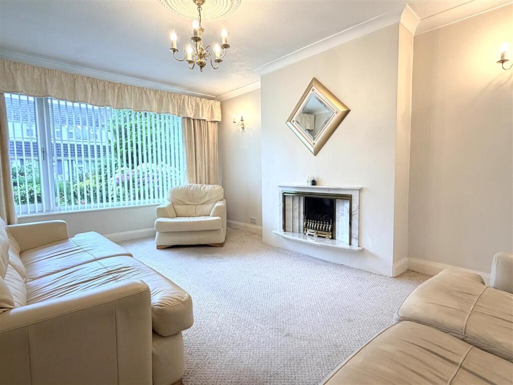 Cheltenham Crescent, Lytham photo 2