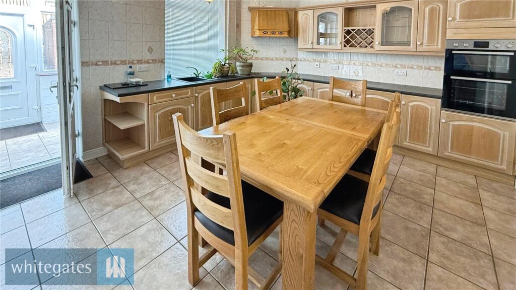 Clifton Gardens, Brierley, S72 photo 4