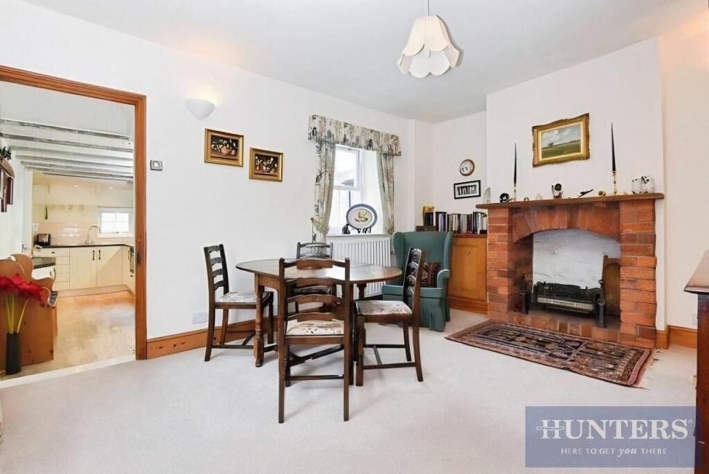 Harrogate Road, Rawdon, Leeds photo 3