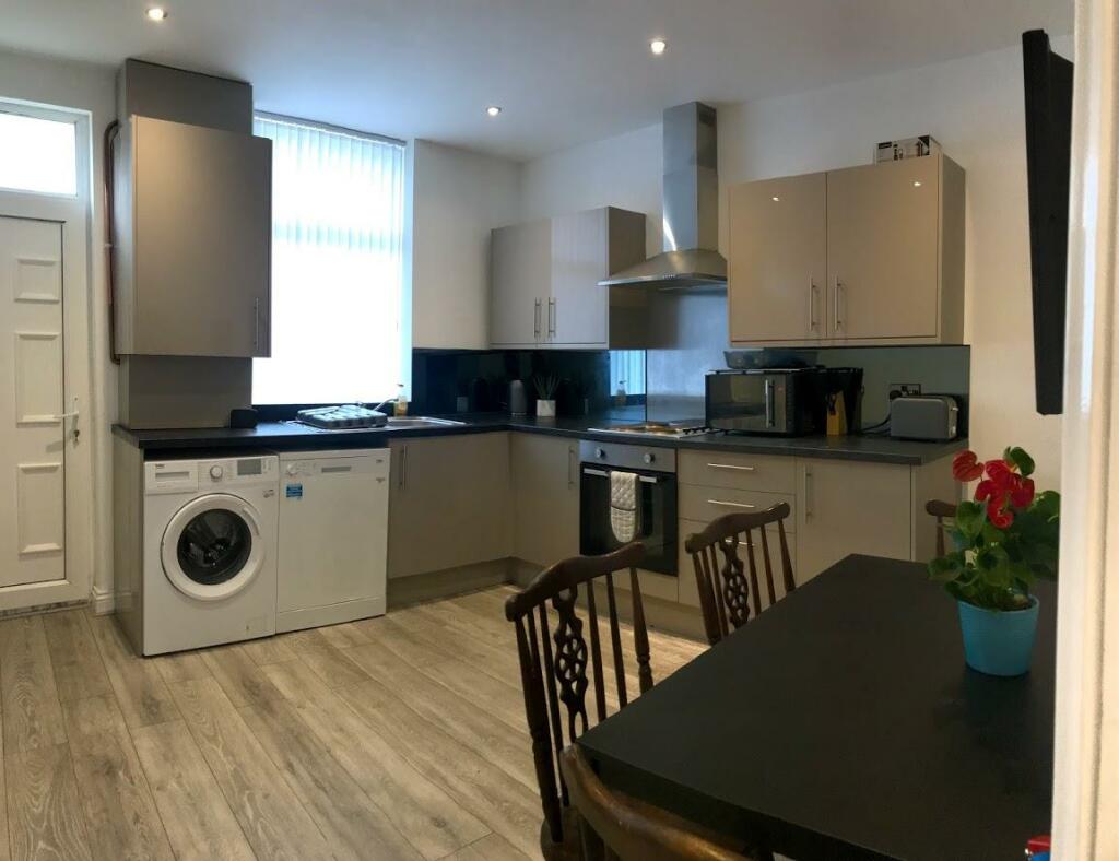 House in Burnley, Lancashire - View 4