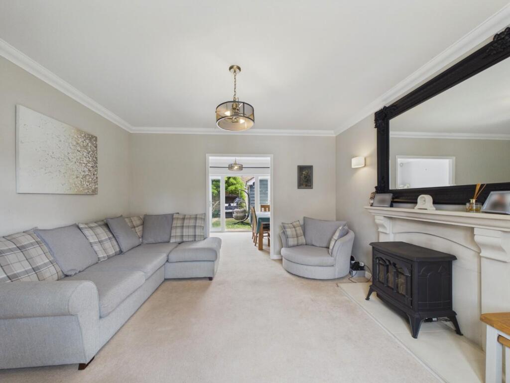 House in Ashford, Park Farm, Kingsnorth - More