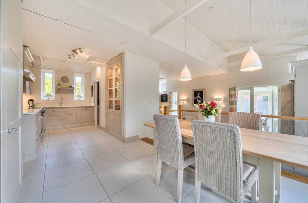House in Basingstoke, North Waltham - View 2