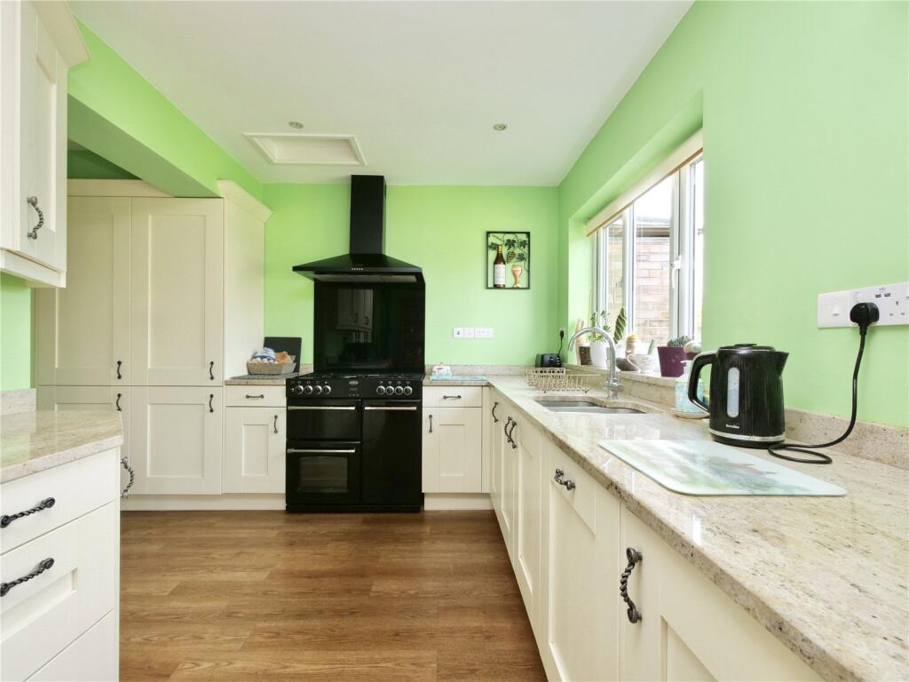 Three Bedroom House in Wells photo 3