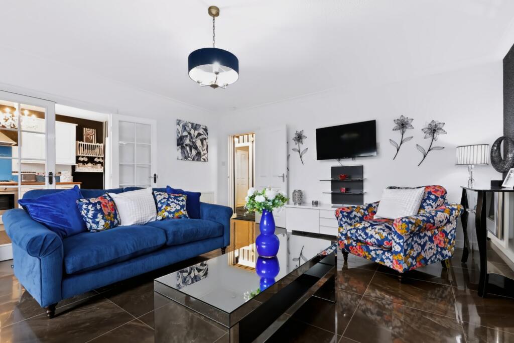 Apartment in Paisley - More