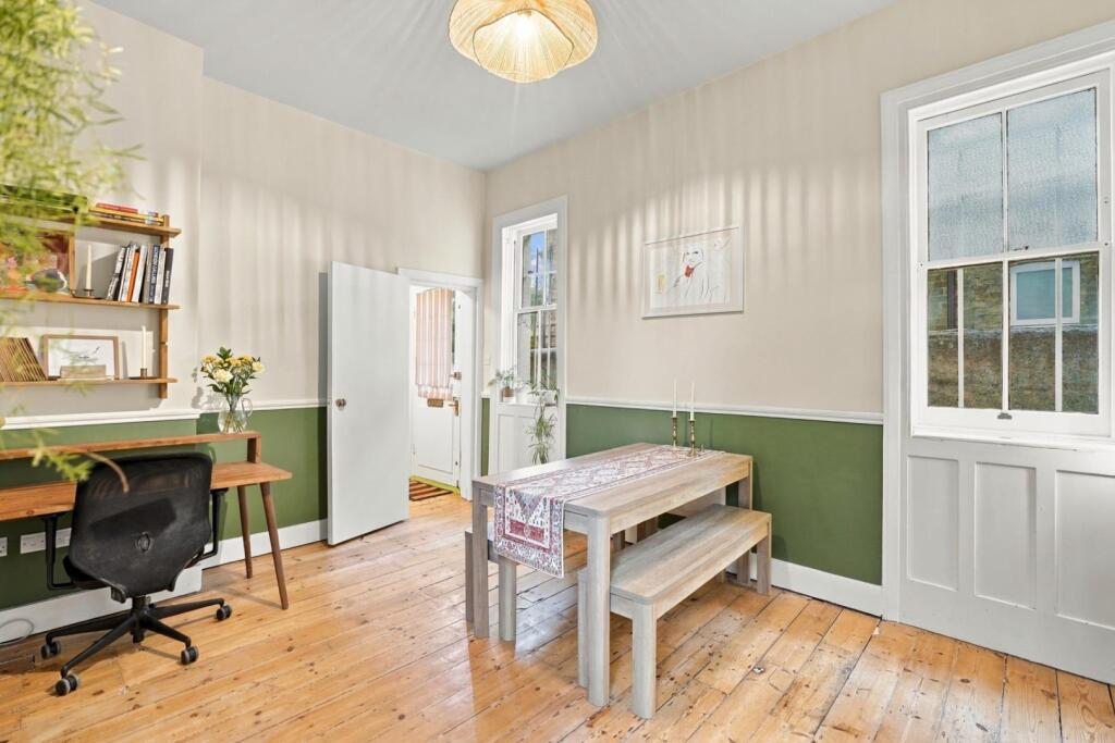 Apartment in London - View 5