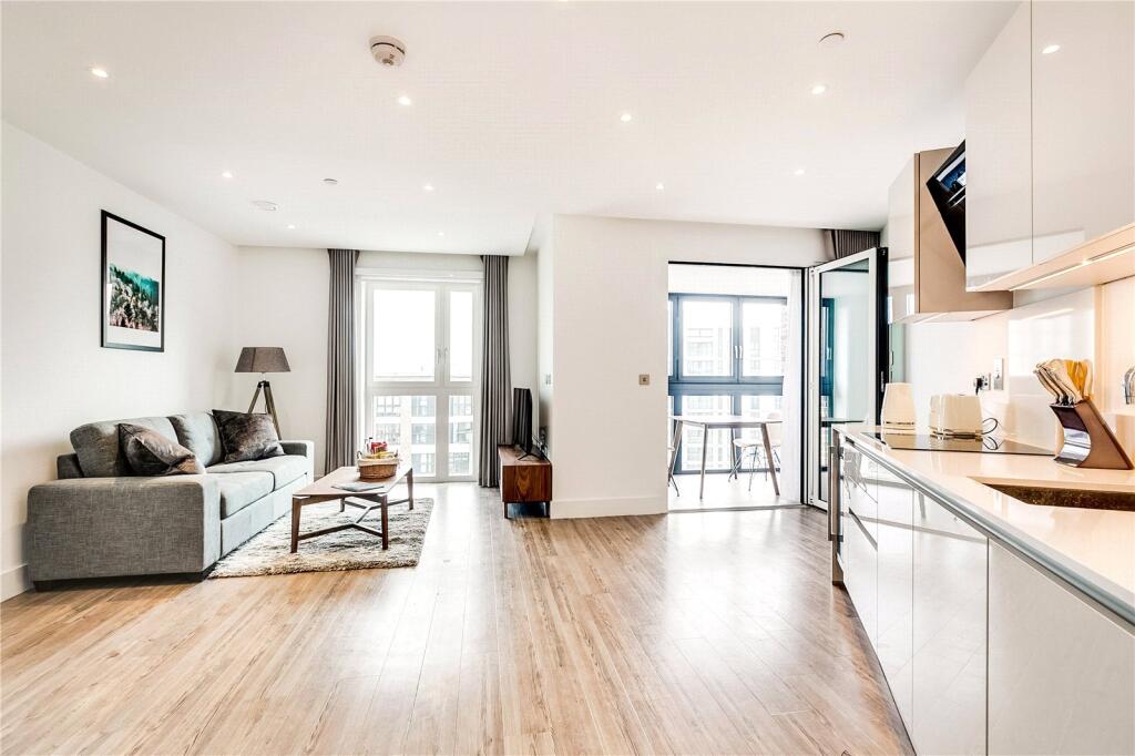 Main image of property: New Drum Street, London, E1