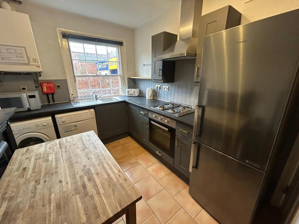 House in Warwick, Milverton, Royal Leamington Spa - View 2