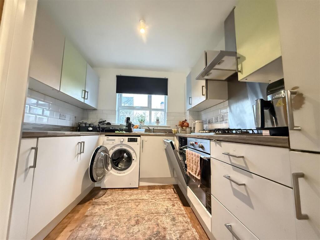 Apartment in Salford, Greater Manchester - View 2