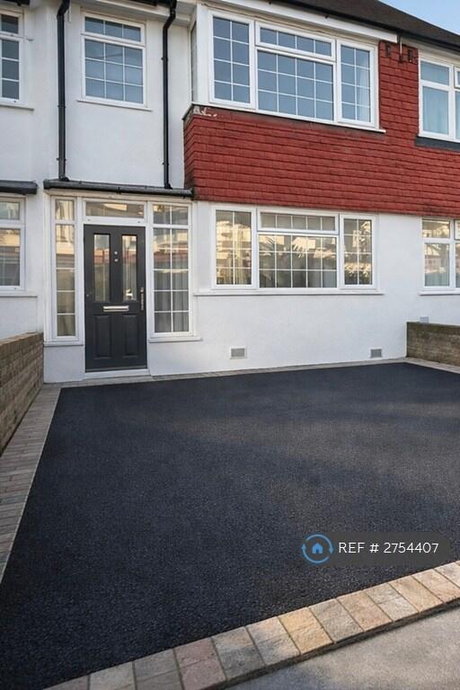 Main image of property: Rochford Way, Croydon, CR0