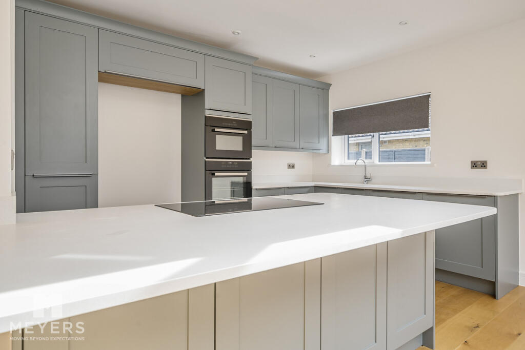 Woodside Close, Ferndown, BH22 9 photo 4