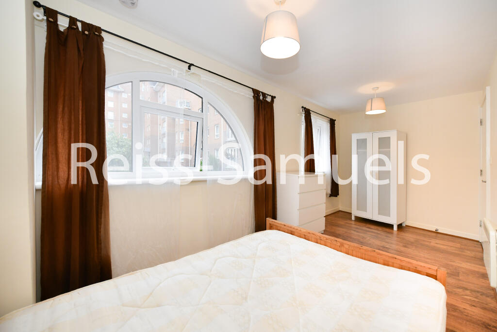 5 bedroom town house for rent