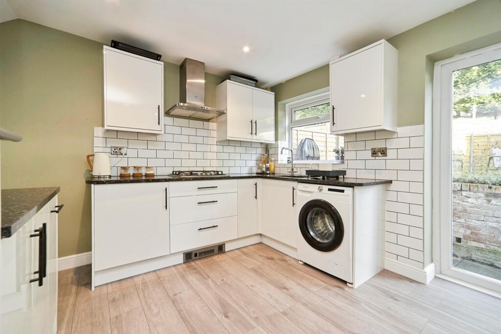 House in Leeds, West Yorkshire - View 3