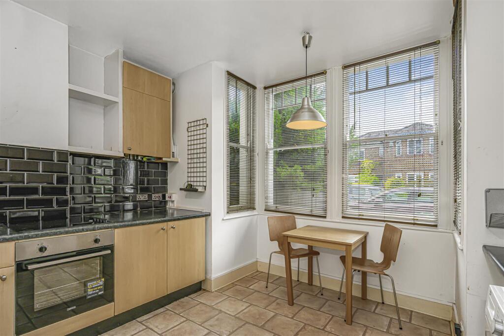 Apartment in London, Walthamstow Village, Leyton - View 4