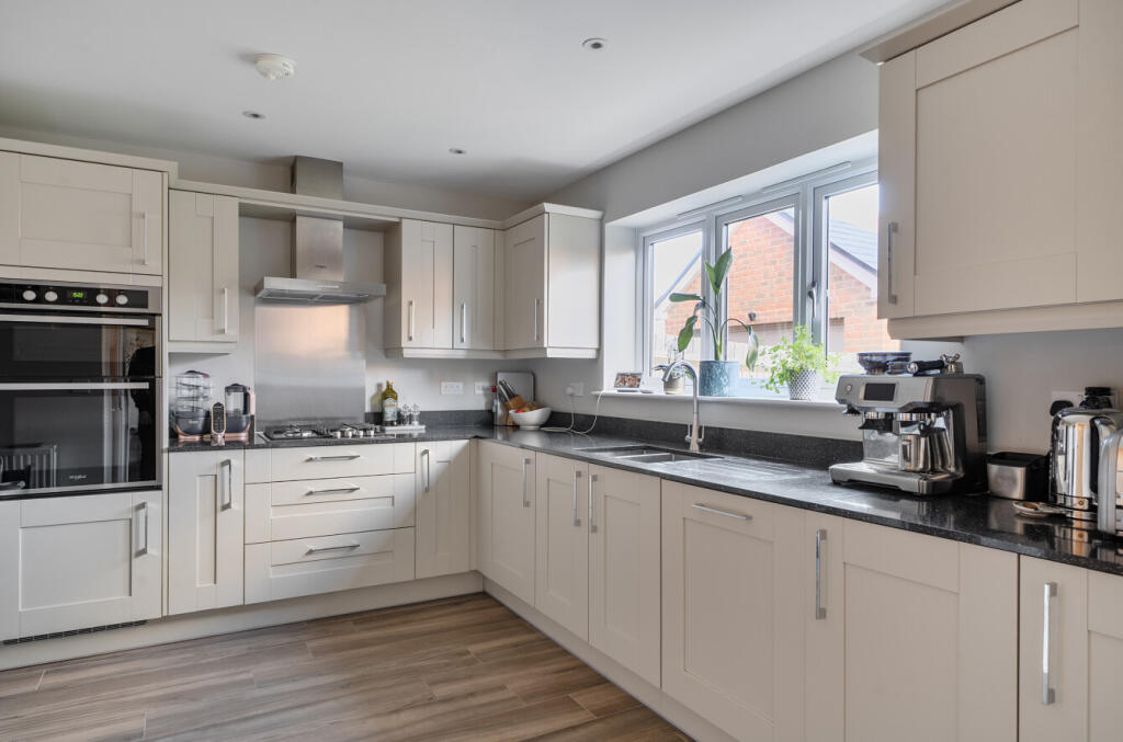 House in Eastleigh, Fair Oak and Horton Heath - View 3