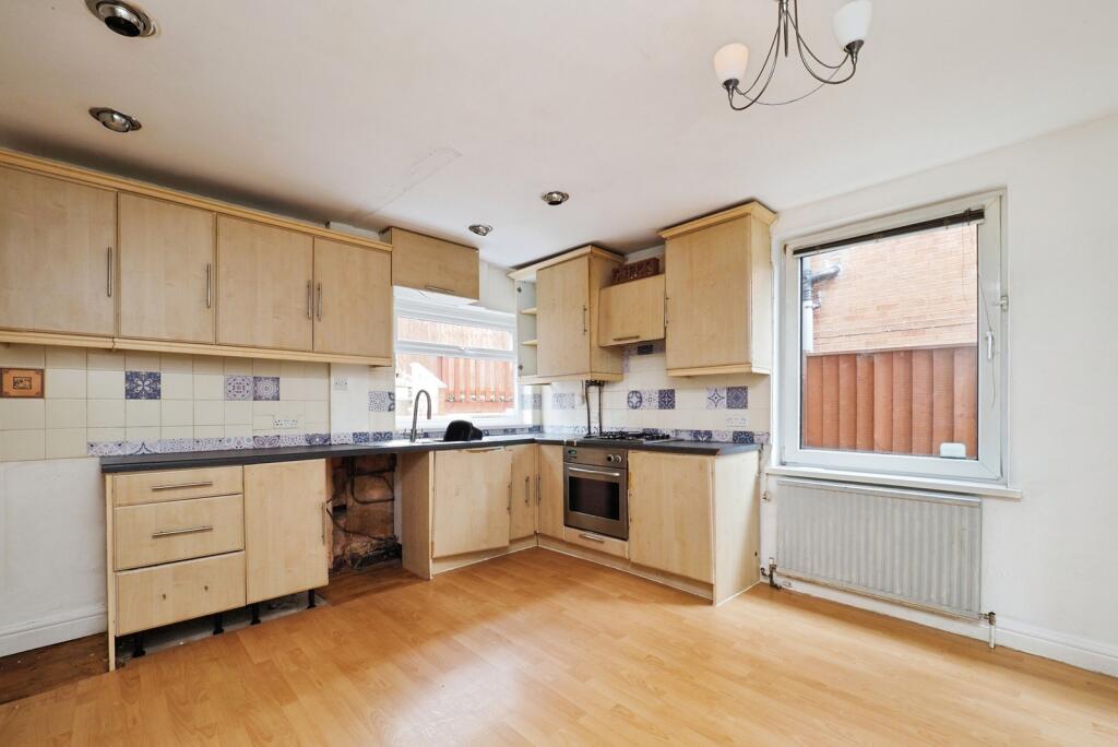 House in Nottingham, Chilwell - View 2