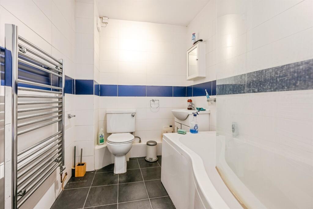 Apartment in Liverpool - More