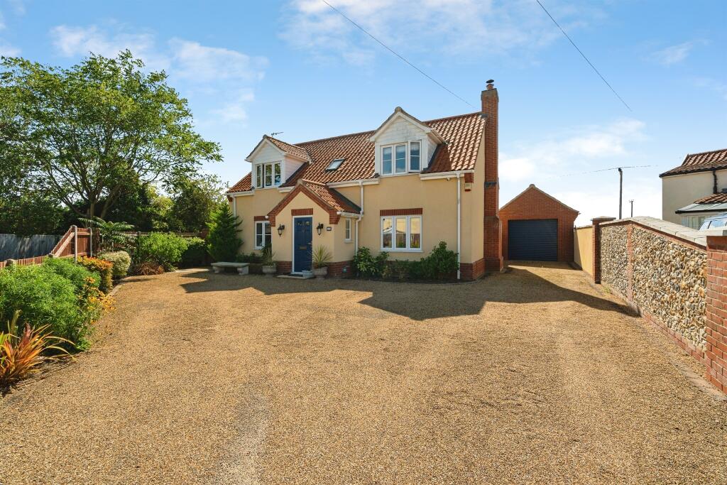 Main image of property: The Common, HARLESTON