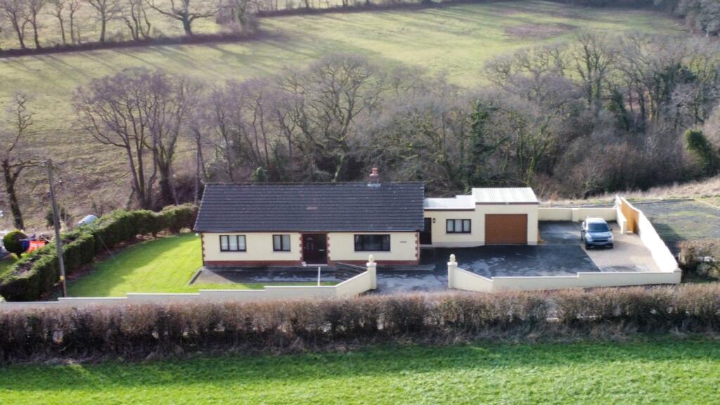 Main image of property:  Pontantwn, SA17